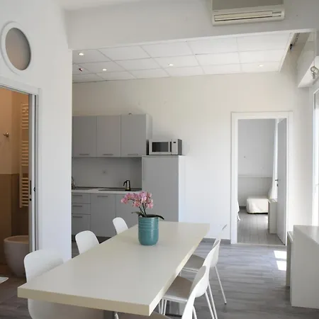 Daniel Apartment *